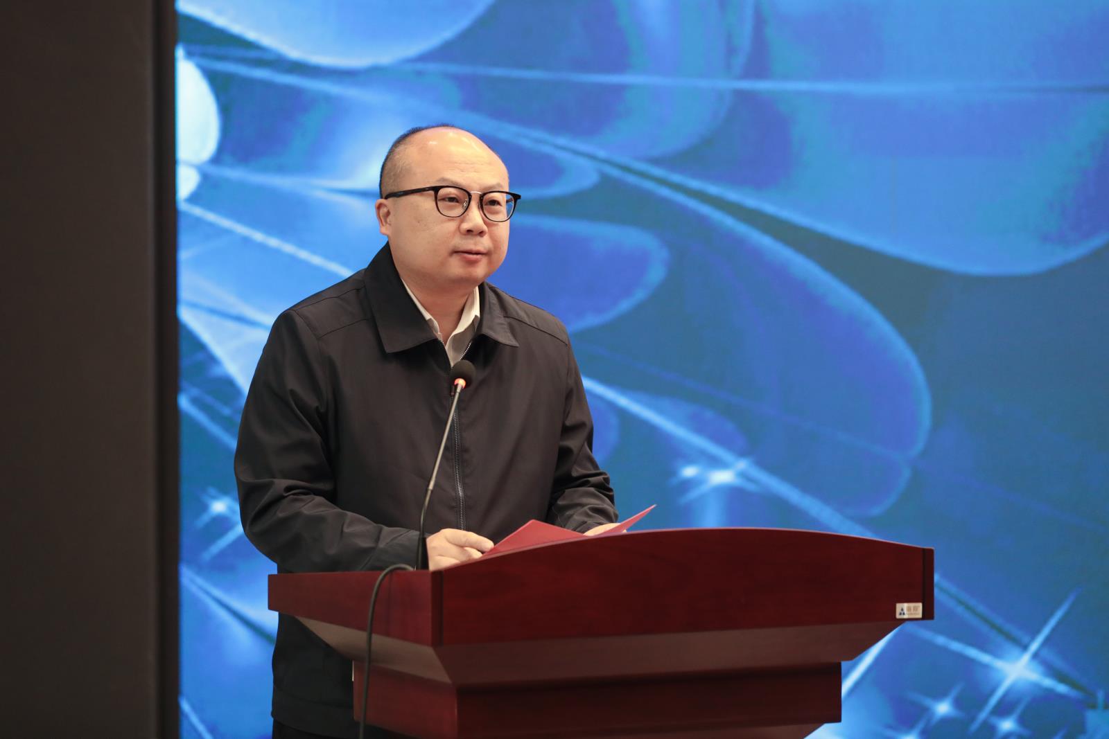 柳州市科技局副局長靳磊講話.jpg