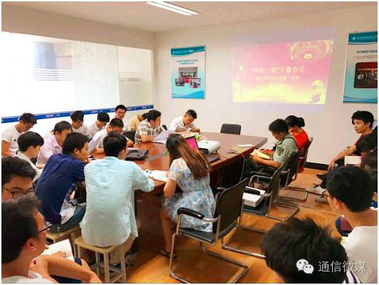 物聯(lián)網(wǎng)專業(yè)學生作品參加軟件交會.jpg
