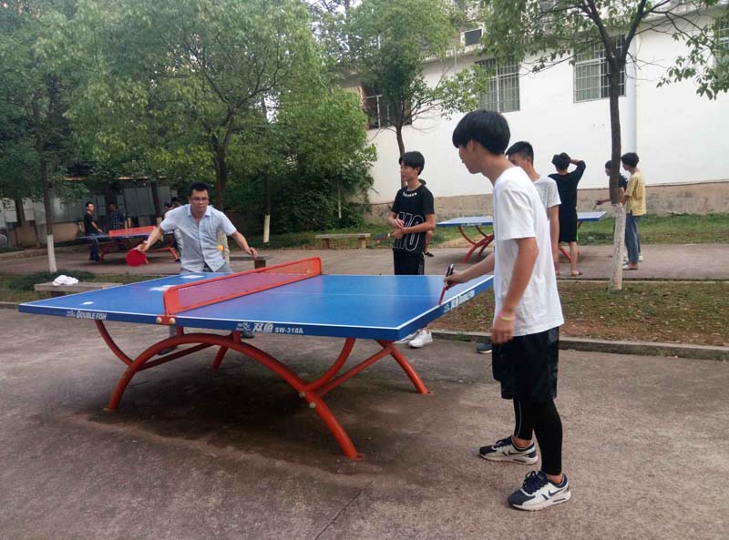物聯(lián)網(wǎng)專業(yè)學(xué)生作品參加軟件交會(huì).jpg