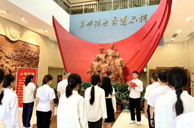 “致敬先烈鑄忠魂，誓言錚錚啟新程”  ——林業(yè)學(xué)院開(kāi)展瞻仰烈士紀(jì)念館暨新黨員入黨宣誓活動(dòng)