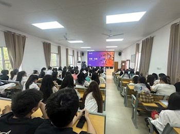 長隆集團校園招聘宣講會在我校成功舉辦 ——校企聯(lián)動促就業(yè) 文旅英才啟新程